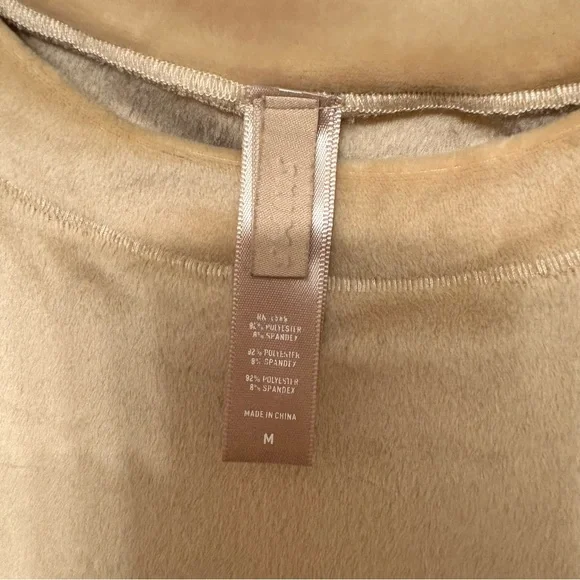 Skims | Sleeveless Velour Crop Top - Picture 2 of 3